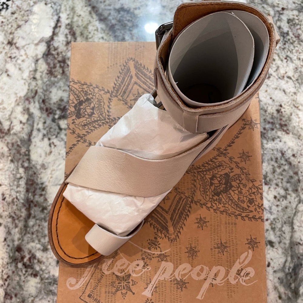 NWB Free People Valee Boot Sandal Dove Grey Size 9 (39) made in Spain - Picture 6 of 6